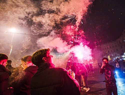 Další silvestr plný zplodin a uhynulých zvířat. Poslanci nezvládli omezit rachejtle a další pyrotechniku