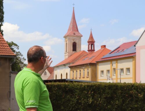 Kino, školka i hasičárna, všude jede sdílení elektřiny. Od Modlan na Teplicku až po jižní Moravu